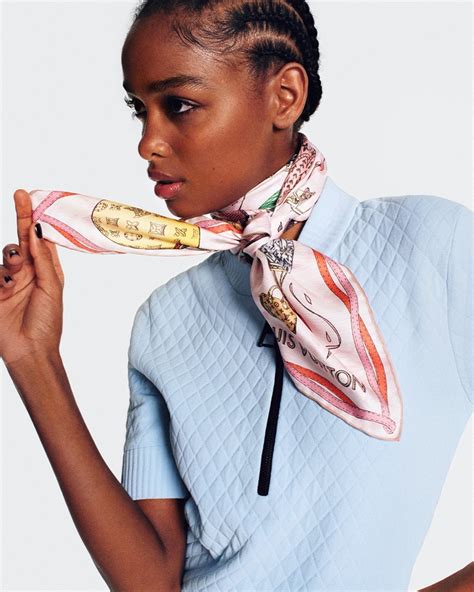 foulard louis vuitton rosso|louis vuitton silk squares.